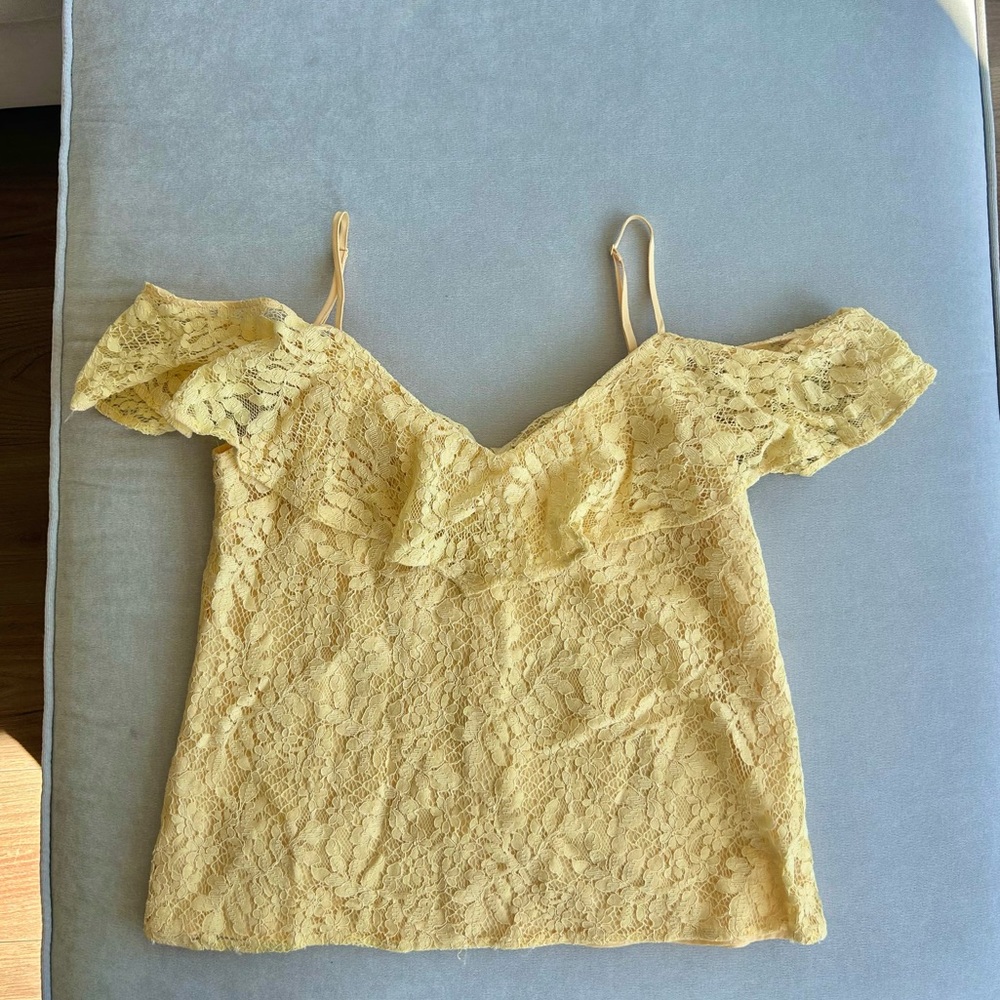 Wayf Off Shoulder Top - Picture 2 of 3